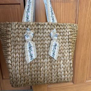 Pamela Munson Isla Bahia with floral straps